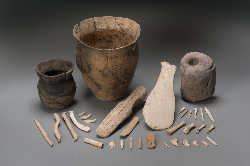オホーツク文化期後期の土器・石器・骨角器